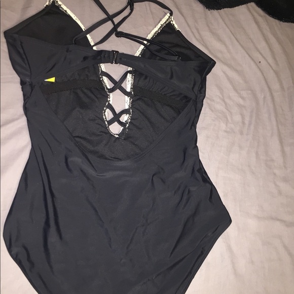 Black one piece bathing suit 👙 - Picture 3 of 4